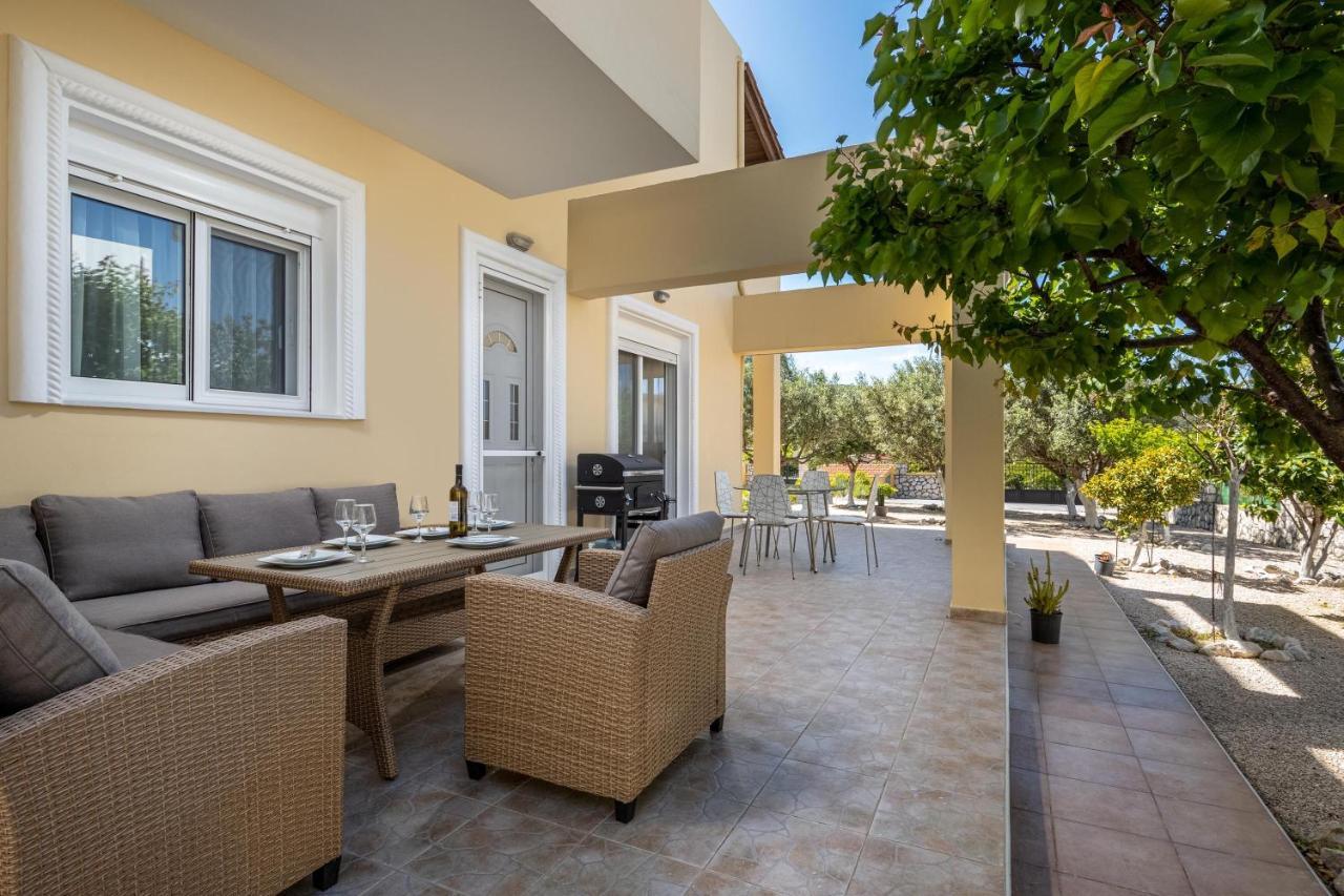Sunny Garden Holiday home Pastida
